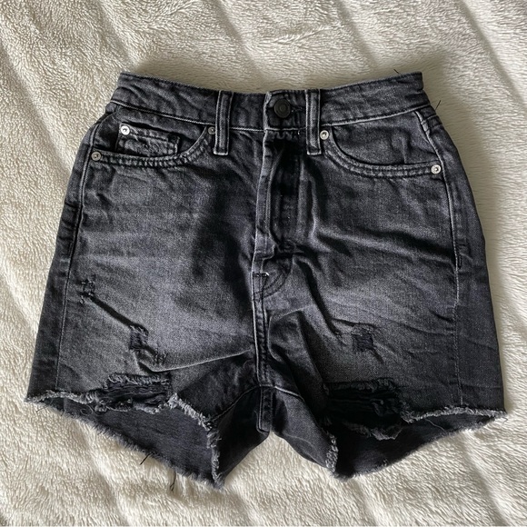 ZARA Ripped Denim Shorts - Picture 2 of 4
